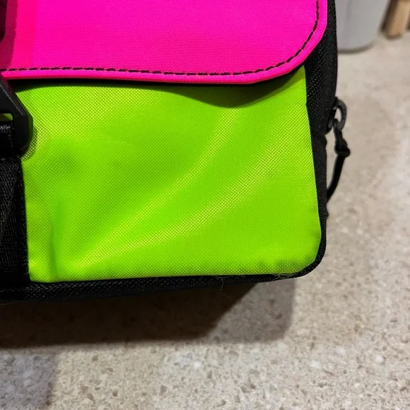 🔥REDUCED 🔥MAINS Colorful hip stylish Crossbody Bag 💰 Price Drop 🌺 - Picture 9 of 13